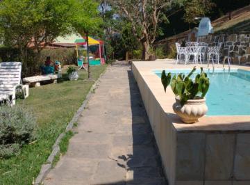 Casa de 4 quartos, Miguel Pereira · Casa tipo pousada