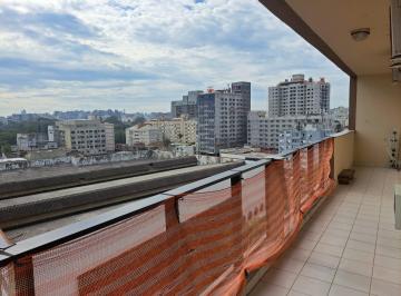 Apartamento de 3 quartos, Porto Alegre · 3 dormitórios com dependencia