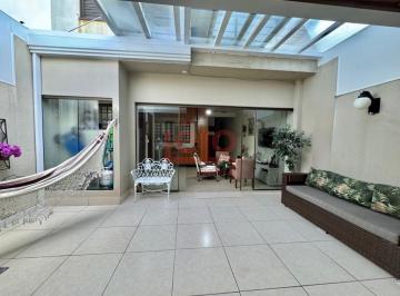 Casa · 203m² · 4 Quartos · 2 Vagas · JA PENSOU EM MORAR EM UM SOBRADO COM 4 QUARTOS?