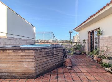 699044_ig9Lay_69904468505c55e5c04.jpg · Cobertura no Jardim Botânico com duas vagas de garagem