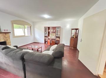 Casa · 300m² · 4 Quartos · 3 Vagas · Casa com 2 andares, semi mobiliada, 300m2, vagas para 3 Carros e 4 dormitórios, Jardim Itú, Port