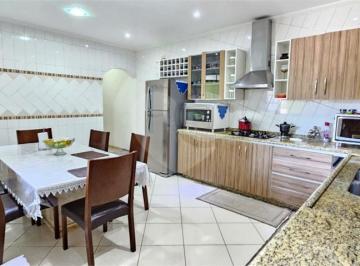 Casa · 250m² · 3 Quartos · 4 Vagas · Casa com 3 quartos à venda em Três montanhas - SP
