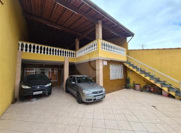 Casa · 250m² · 3 Quartos · 4 Vagas · Casa térrea com 3 quartos à venda em Três montanhas - SP