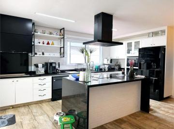Casa · 230m² · 3 Quartos · 4 Vagas · Casa com 3 quartos à venda em Alphaville - SP