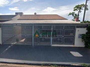 12506515230.jpg · Casa com 03 quartos na região norte de Londrina                                                     