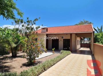 Casa · 3 Quartos · 2 Vagas · RESIDÊNCIA 03 DORMITÓRIOS, SENDO 01 SUÍTE, A APENAS 500M DA PRAIA E TERCEIRA PEDRA
