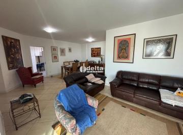 Apartamento · 140m² · 4 Quartos · 2 Vagas · Apartamento disponível para locação no bairro Osvaldo Rezende em Uberlândia-MG