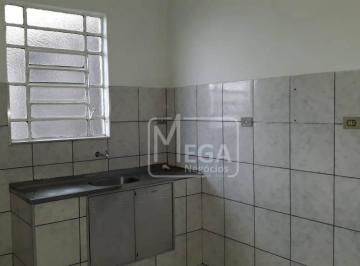 d885ca75b2be4207a07d9963549ec57c2b79949a · Oportunidade com Três Casas em Terreno Amplo na Vila Guarani – Ideal para Renda ou Moradia Compartil