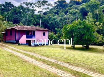 Foto 01 · Casa à venda em Rio Preto-MG: 2 quartos, 2 suítes, 1 sala, 1 banheiro e 138.909,00 m² de área. Confi