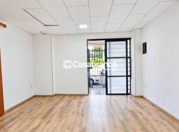 89c28194d3559106cc791b898725190e6bcbb336 · Casa comercial com 03 salas para alugar no Jardim Vergueiro, em Sorocaba/SP.
