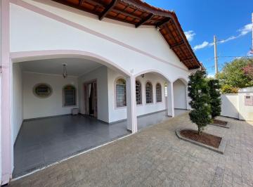 Casa · 232m² · 4 Quartos · 2 Vagas · Casa à venda no bairro Centro em Socorro/SP
