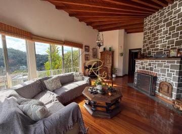 Casa · 159m² · 5 Quartos · 3 Vagas · Casa em Parque do Imbui, Teresópolis/RJ de 159m² 5 quartos à venda por R$ 1.300.000,00