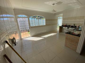 Casa de 5 quartos, Brasília · ALUGO BELÍSSIMA CASA NO PARK WEY QUADRA 01 - LOTE DE 2500m2 CASA REFORMADA 05 QUARTOS 04 SUÍTES!