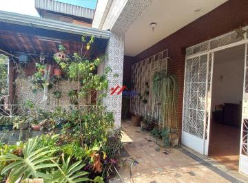 Casa · 217m² · 4 Quartos · 2 Vagas · Casa com quatro quartos, e duas vagas de garagem no bairro Sagrada Família - Belo Horizonte/MG.