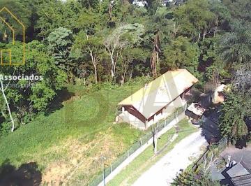 Casa · 5860m² · Área com 8.000 m², para incorporação.