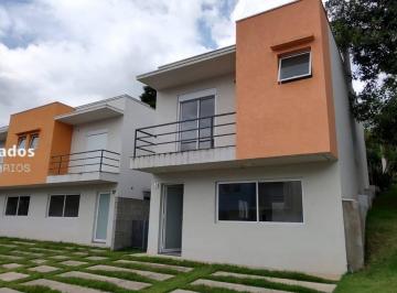 Casa · 110m² · 3 Quartos · 2 Vagas · Casa 3 dorm 1 suite, amplo corredor,moderna, churrasqueira, quintal gramado