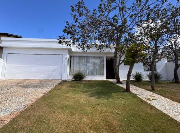 Casa de 3 quartos, Brasília · O PISO DA CASA ESTÁ SENDO TROCADO PARA PORCELANATO