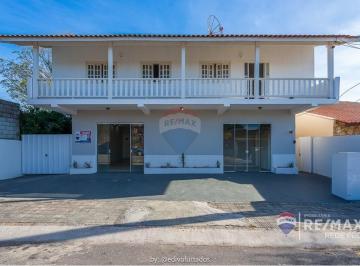 Comercial · 228m² · 3 Quartos · Ponto comercial com casa residencial no sobrado podendo expandir o seu negócio