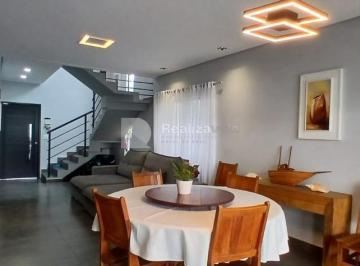 Casa · 230m² · 4 Quartos · 2 Vagas · Sobrado à venda em Taubaté, Parque São Cristóvão, com 4 quartos, com 230 m², Residencial Tecoara