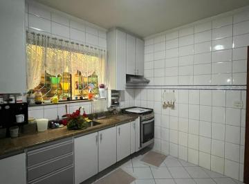 IMG_20250803_185449_000.jpeg · Aconchegante sobrado para venda em Chácara Inglesa com 4 quartos, sendo 2 suítes, 196m² - remaxmonar