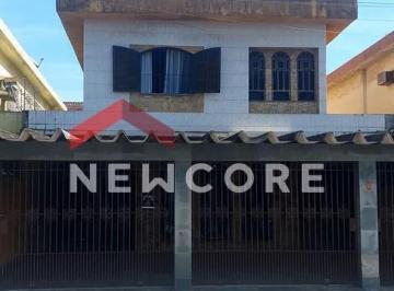 Casa · 219m² · 3 Quartos · 4 Vagas · Sobrado em Rua Visconde de Tamandaré - Centro - São Vicente/SP