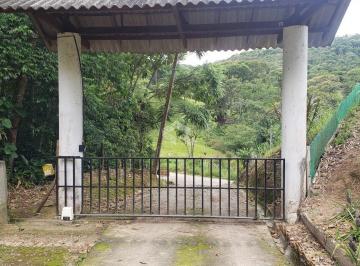 698879_i5a5X49317V4498H4_69887968470fdf024da.jpg · SÍTIO EM SÃO JOSÉ - OPORTUNIDADE DE INVESTIMENTO COM LOCALIZAÇÃO PRIVILEGIADA