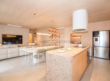 Apartamento · 140m² · 3 Quartos · 2 Vagas · APARTAMENTO  A VENDA COM 3 SUÍTES CABRAL EM CURITI
