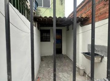 Casa de 1 quarto, São Gonçalo · Vende casa 1qto com quintal