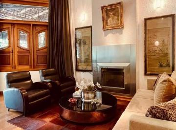 Casa · 476m² · 4 Quartos · 4 Vagas · Casa em Condomínio - Jardim Vitória Régia - 4 Suítes - 364m².