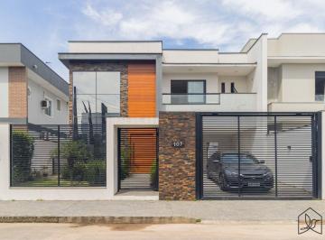 Casa · 196m² · 3 Quartos · BELÍSSIMA CASA NO CENTRO DE PIRABEIRABA