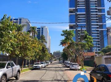 Foto 01 · Apartamento para locação em Curitiba-PR, Água Verde: 1 quarto, sala, banheiro, vaga de garagem - 48m