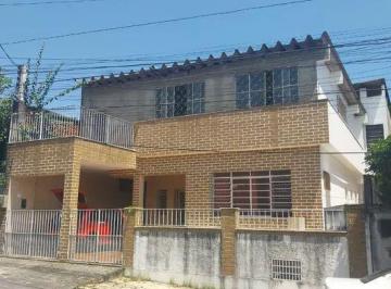 Casa de 4 quartos, São Gonçalo · Vende ou aluga ótima Casa 4 qtos, São Gonçalo,  Vila Yara,  pertinho do centro