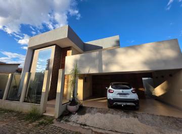 Casa de 3 quartos, Vicente Pires · Entrada do Tagua Park, varanda, quintal