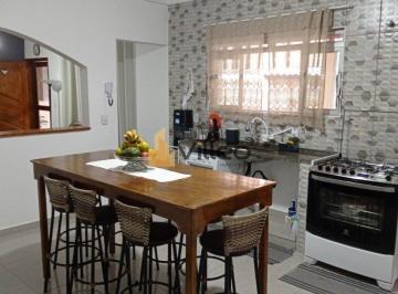 Casa · 230m² · 2 Quartos · 6 Vagas · Exclusiva Residência com 230m² na Vila Haro - Conforto, Espaço e Localização Estratégica em Sorocaba