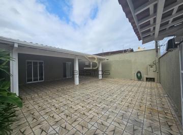 Casa de 4 quartos, Ubatuba · Casa a venda em Ubatuba, 4 Dormitórios no centro da cidade