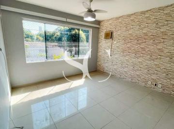 Casa · 195m² · 5 Quartos · 2 Vagas · Aluga-se sobrado de 05 dormitórios no bairro de Ponta da Praia em Santos.