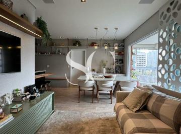 Apartamento · 159m² · 3 Quartos · 2 Vagas · Vende-se apartamento de 03 dormitórios sendo 03 suítes no bairro de Embaré, em Santos 