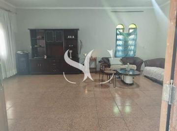 Casa · 178m² · 3 Quartos · 2 Vagas · Vende-se casa de 03 dormitórios sendo i suíte no Jardim Guassu em São Vicente - SP