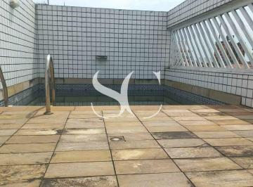 Casa · 190m² · 3 Quartos · Vende-se Casa Triplex no Bairro de Embaré em Santos.