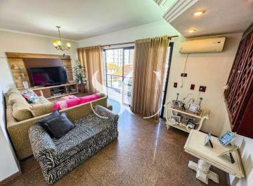 Apartamento · 140m² · 3 Quartos · 2 Vagas · Exclusividade Embaré - Excelente apartamento com elevador privativo. prox a praia 