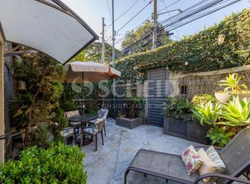 Casa · 188m² · 3 Quartos · 1 Vaga · Sobrado á Venda no Campo Belo com 188m², 3 quartos sendo 2 suítes, 1 vaga.