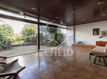 Casa · 209m² · 5 Quartos · 2 Vagas · Sobrado á Venda em Moema com 209m², 5 quartos sendo 1 suíte, 2 vagas.