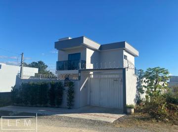 Casa · 150m² · 3 Quartos · 2 Vagas · SOBRADO EM ALVENARIA EM BALNEARIO PICARRAS SC