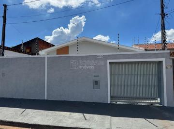 Casa · 130m² · 3 Quartos · 2 Vagas · Casa Padrão em Araraquara