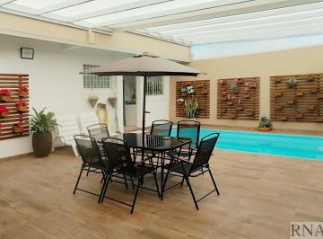 Casa · 139m² · 2 Quartos · 2 Vagas · Casa Térrea em Parque São Jorge, Florianópolis/SC