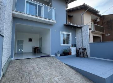 Casa · 104m² · 3 Quartos · 2 Vagas · Sobrado Geminado em Nova Brasília, Joinville/SC