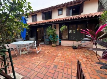 Casa · 120m² · 4 Quartos · 1 Vaga · Casa 4 quartos dentro de condomínio em Manguinhos