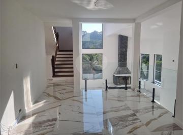 Casa de 4 quartos, Mairiporã · Casa á venda na Serra da Cantareira - 4 suítes - Maravilhosa