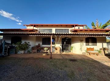 Casa de 4 quartos, Vicente Pires · Casa c/ 4 suítes, lote de 800 m², condomínio, Rua 12, IPTU desmembrado.