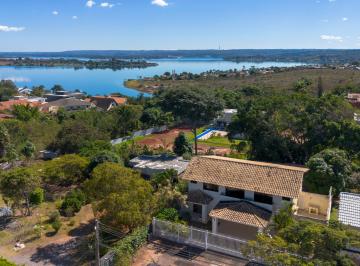 Casa de 4 quartos, Brasília · QI 28 - Casa 4 suítes vista para o lago